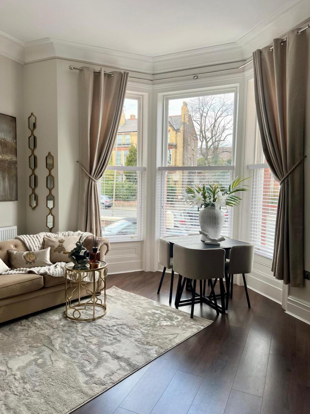 Apartment Bespoke One Bed By Sefton Park Sleeps 4 *