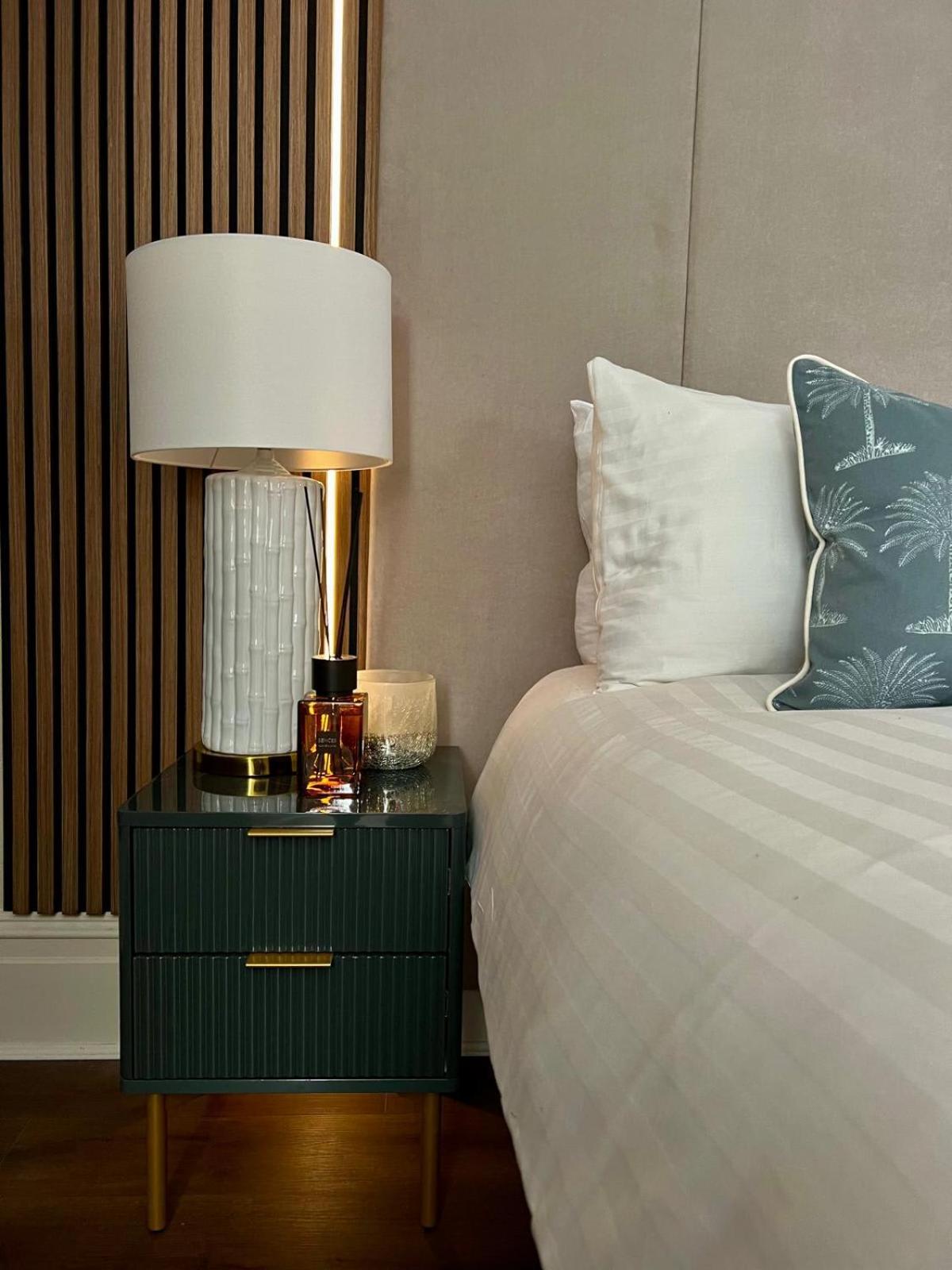 Bespoke One Bed By Sefton Park Sleeps 4 * Liverpool