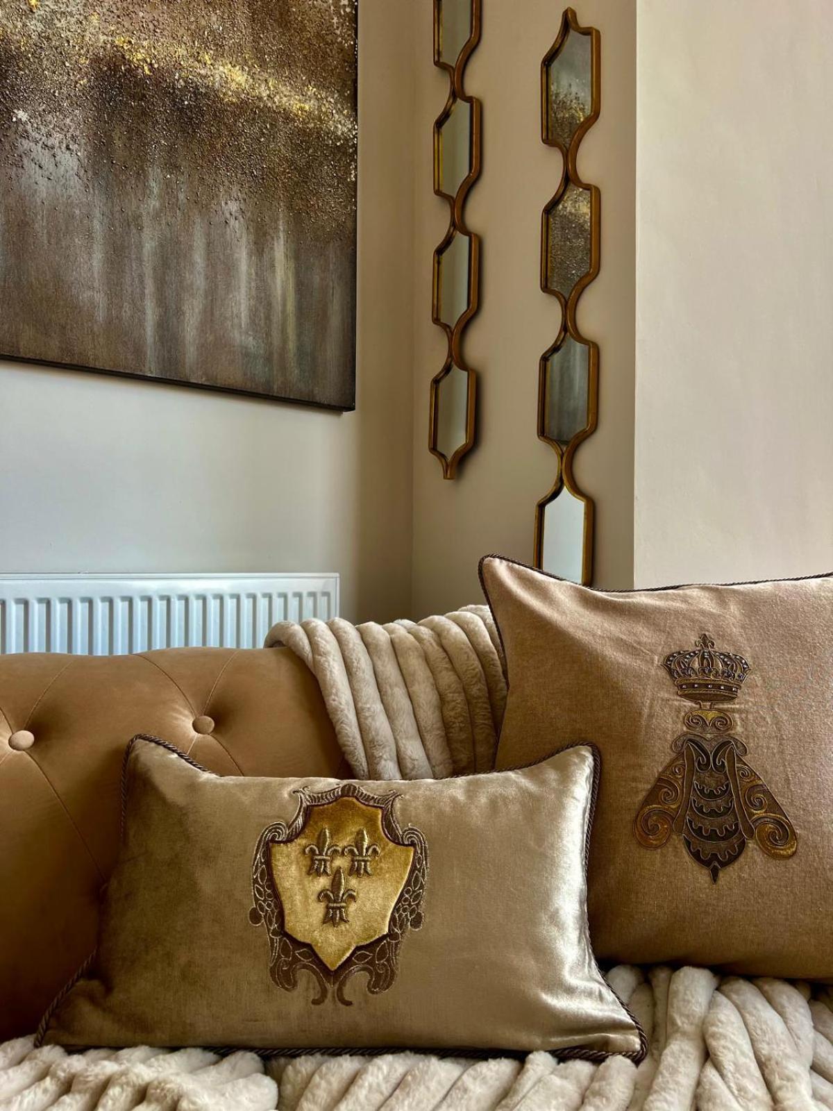 Bespoke One Bed By Sefton Park Sleeps 4 Liverpool